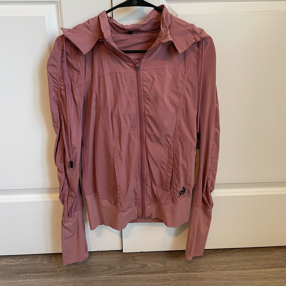 Ptula zip up